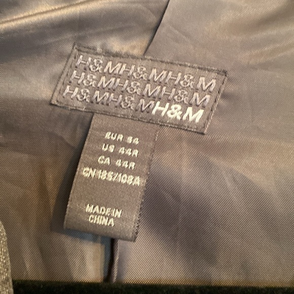 H&M Men's Gray/ brown Blazer- 2 button closure - size 44R - Picture 2 of 4